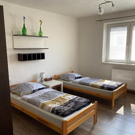 Spacious Apartment With Free Parking 兹沃伦 外观 照片